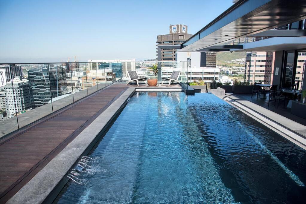 Elegant Apartment In The City Cape Town Exterior photo